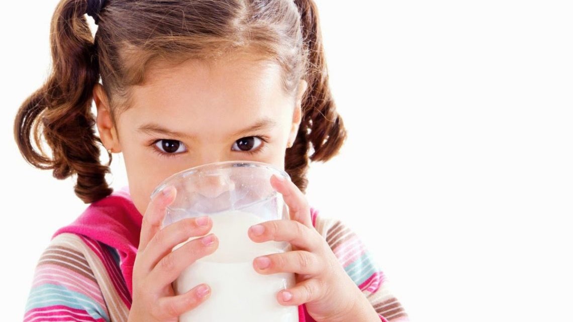 Trẻ 3 tuổi nên uống sữa gì để tăng cân và phát triển chiều cao?