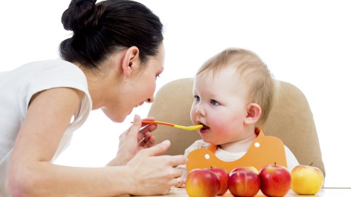 Trẻ 6 tháng ăn được những gì các mẹ đã biết chưa?