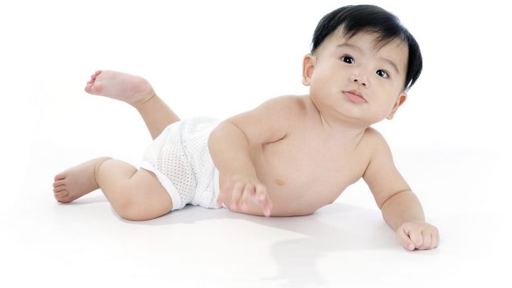 Trẻ mấy tháng biết bò và những lợi ích khi bé sơ sinh biết bò?