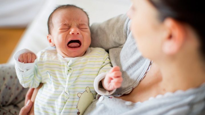 Cách điều trị trẻ sơ sinh bị ho – Những lưu ý khi trẻ sơ sinh ho